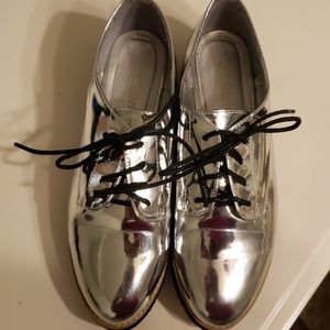 Steve Madden Silver Oxfords